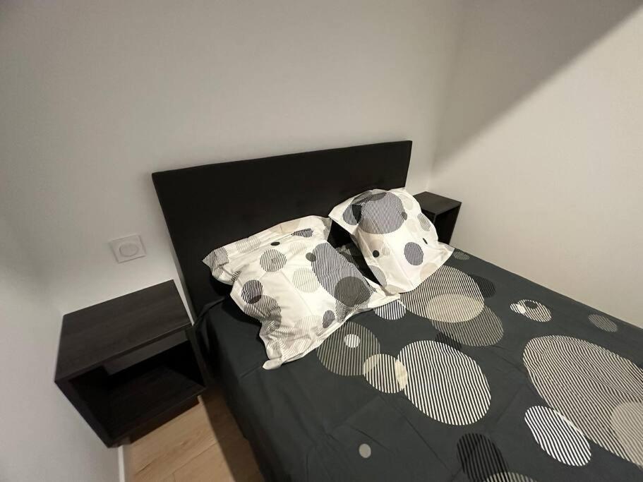 Chez Gaelle Apartment เทรเบส์ ภายนอก รูปภาพ