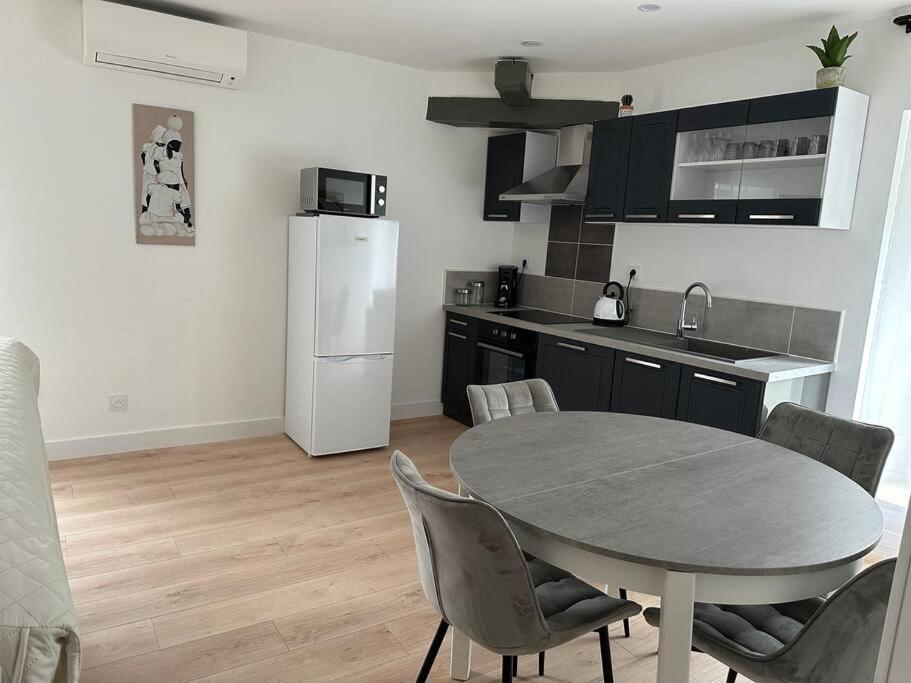 Chez Gaelle Apartment เทรเบส์ ภายนอก รูปภาพ